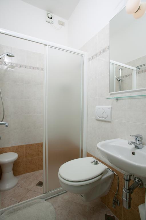 Hotel Globus Чезенатико Номер фото