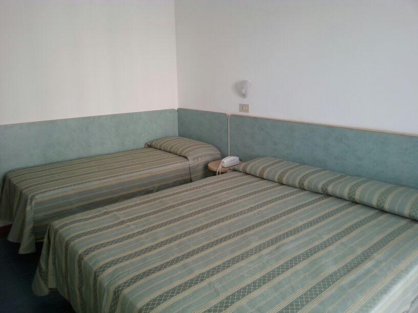 Hotel Globus Чезенатико Номер фото
